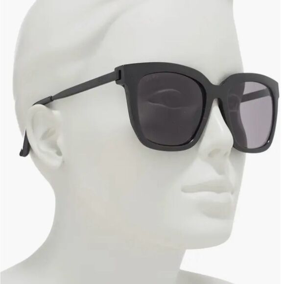 Hailey 54mm Square Sunglasses with Gradient Lenses Color Matte Black/grey main image 2